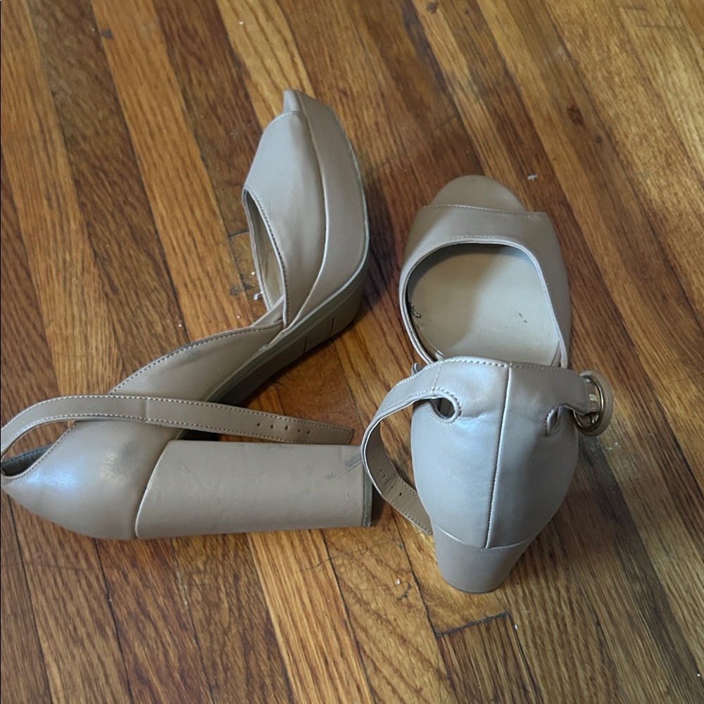 Elegant Tan Women's Heels